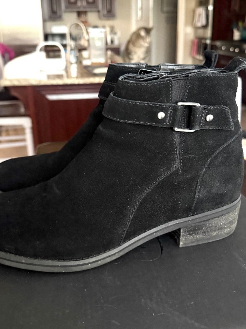 Blondo Luca Bootie in Black Waterproof Suede Size 10
